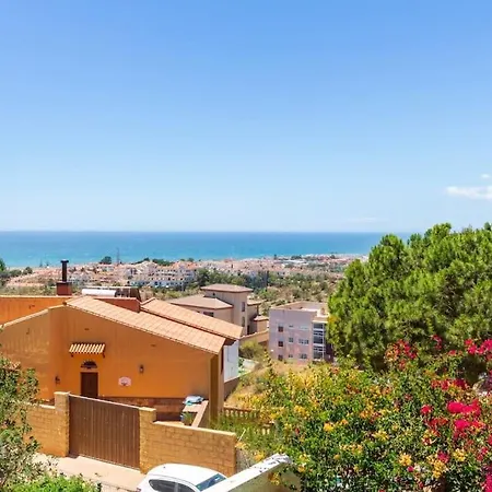 Con Piscina Y Vistas Al Mar